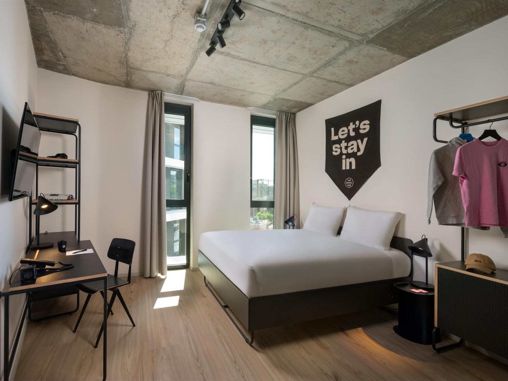 The Social Hub Rome Hotel Exterior photo